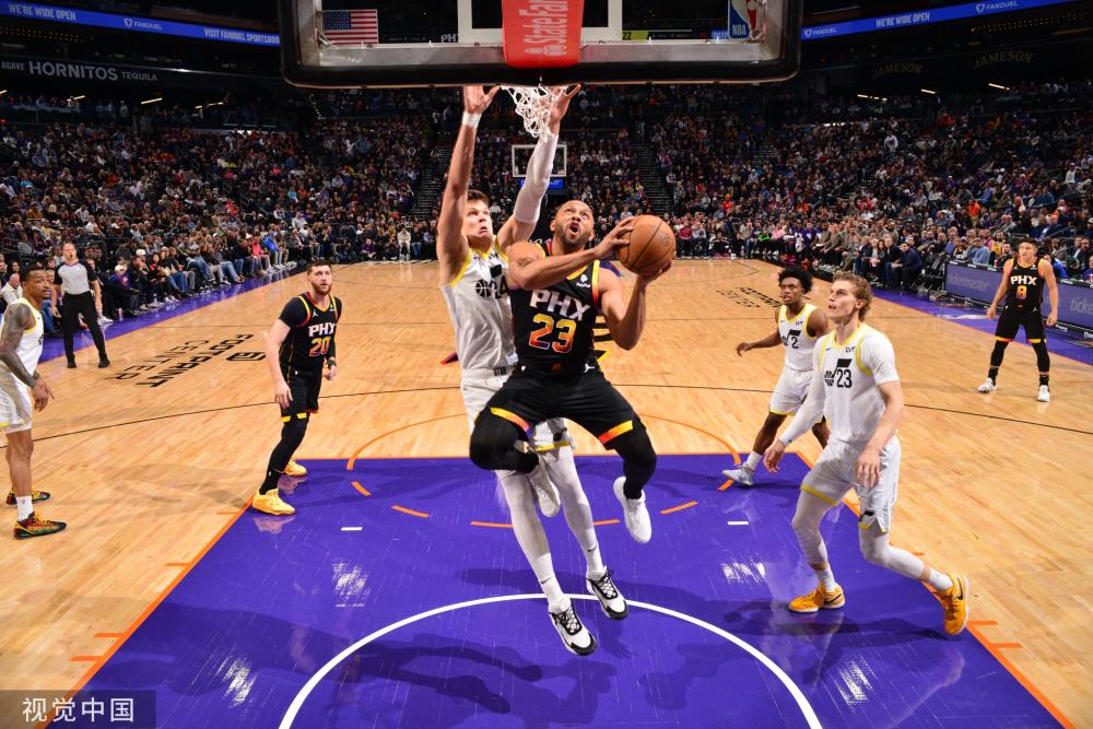 他们通过一 他们通过一