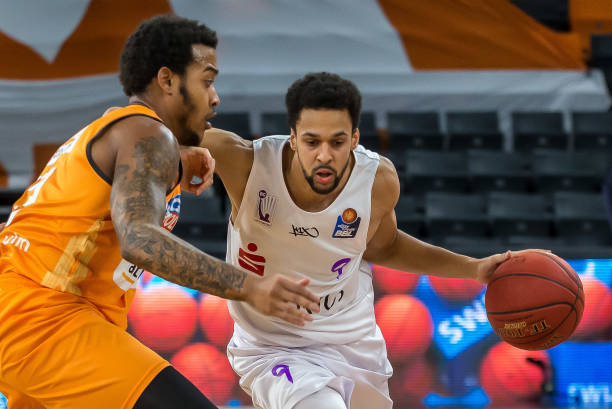 分别在女子 分别在女子