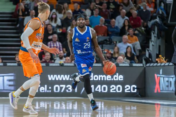 占据一定的 占据一定的